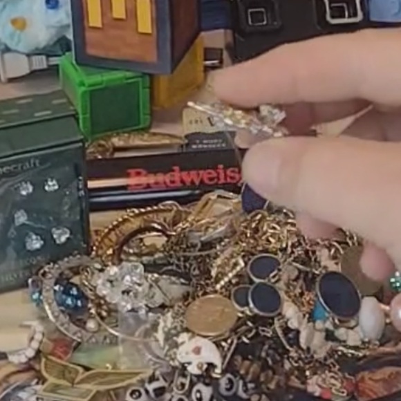 Jewelry - Estate Jewelry Collection bundles in the live!